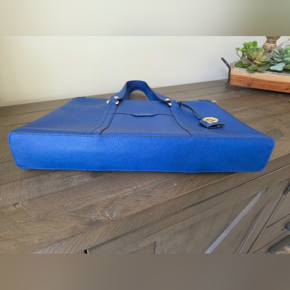 Henri Bendel West 57th Blue Leather Laptop Bag With Crossbody Strap & Lock - Picture 10 of 15